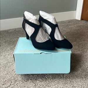 Life Stride Black Criss-Cross Heels